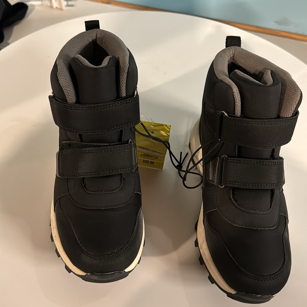 New - Boys' Arrow Hiker Winter Boots - All in Motion Jet Black 3 - Picture 5 of 7